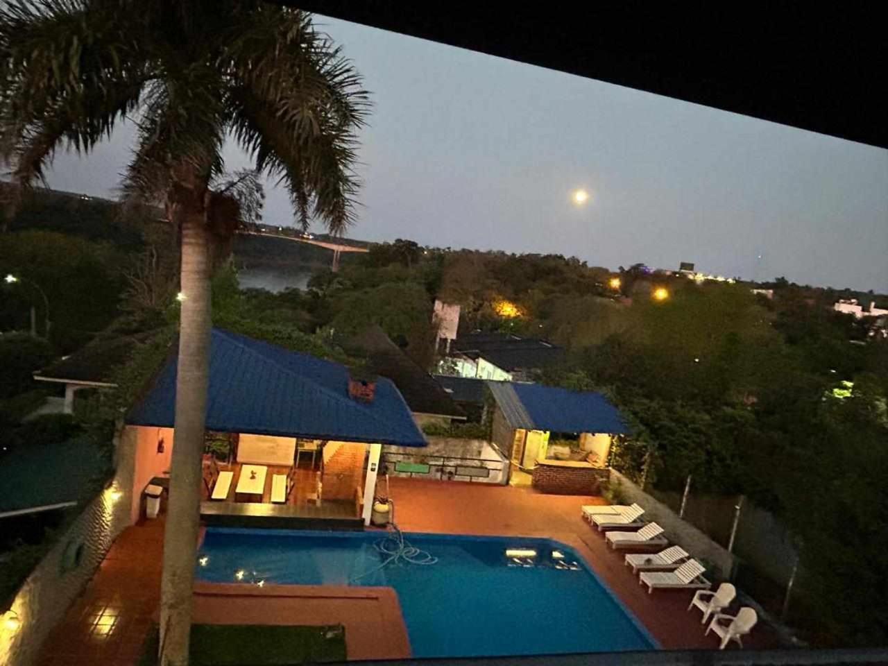 Guembe Al Rio Hostel Puerto Iguazu Ngoại thất bức ảnh